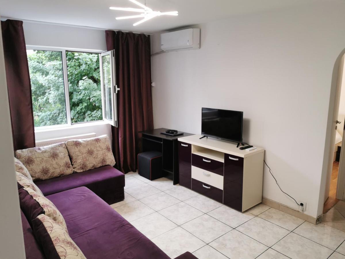 Confortable Cozy Apt Boekarest Buitenkant foto