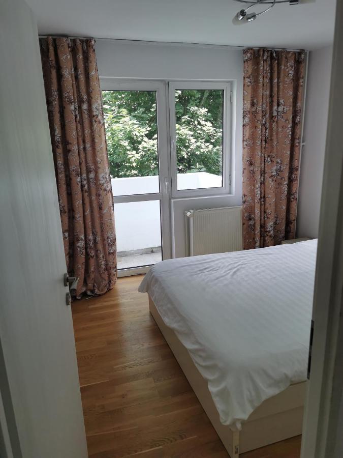 Confortable Cozy Apt Boekarest Buitenkant foto