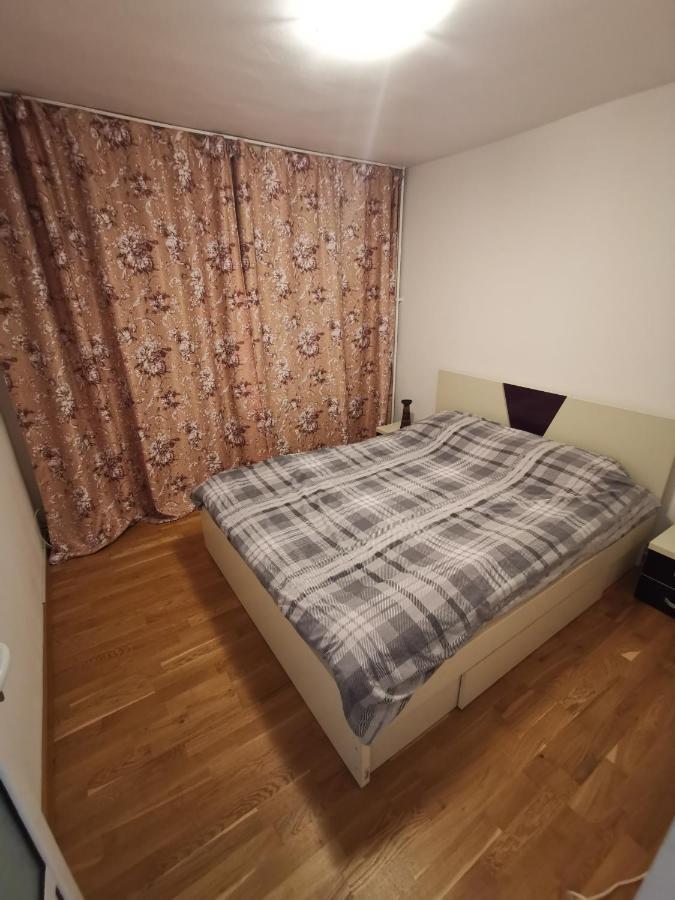 Confortable Cozy Apt Boekarest Buitenkant foto
