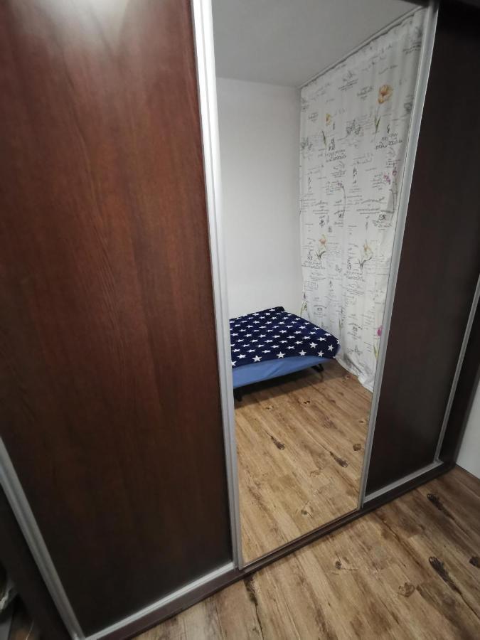 Confortable Cozy Apt Boekarest Buitenkant foto